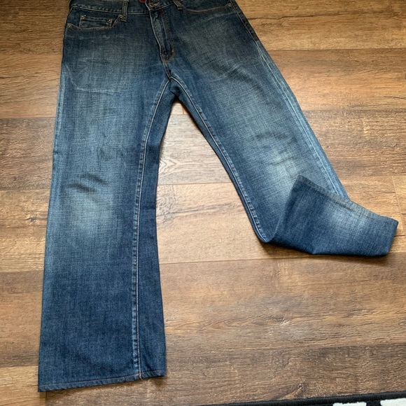 Donating soon Guess Short Length Cotton Jeans - Picture 5 of 13